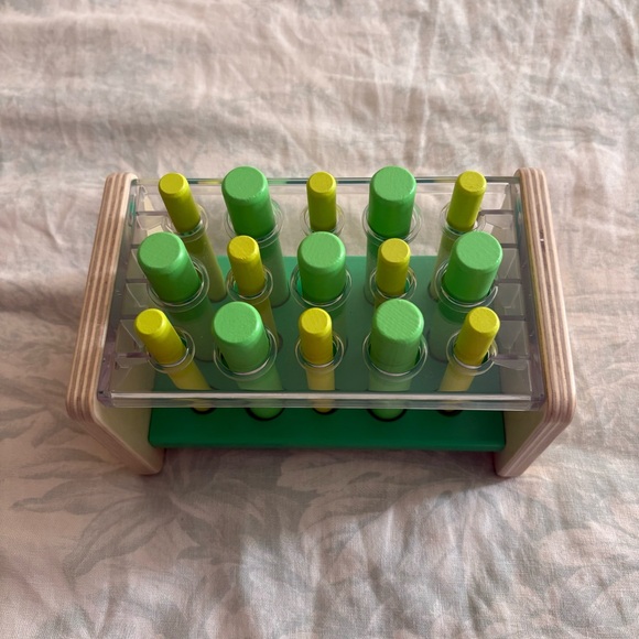 • Lovevery • Kids The Companion Play Kit Months 22, 23, 24 Wooden Posting Stand - Picture 3 of 6